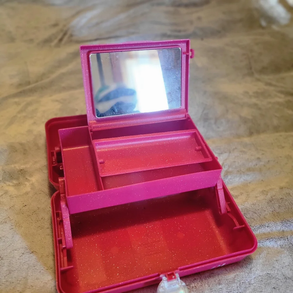 Caboodles Sparkling Fuchsia Makeup Case